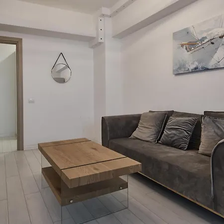Modern Politehnica Regie Grozavesti Free Parking Free Netflix Bucharest